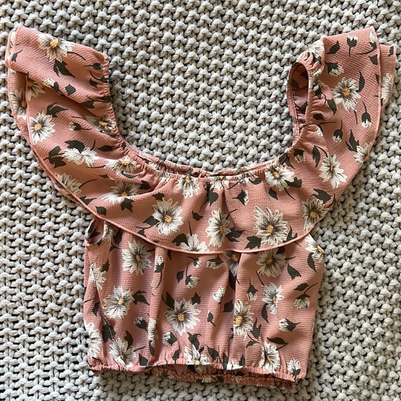 Show me Your Mumu Floral Daisy Duke Off the Shoulder Crop Top - Picture 4 of 9